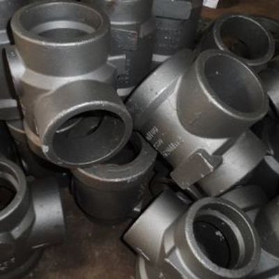 OEM Czarne części odlewane z żelaza i obróbki CNC Tolerancja ± 0,1 mm